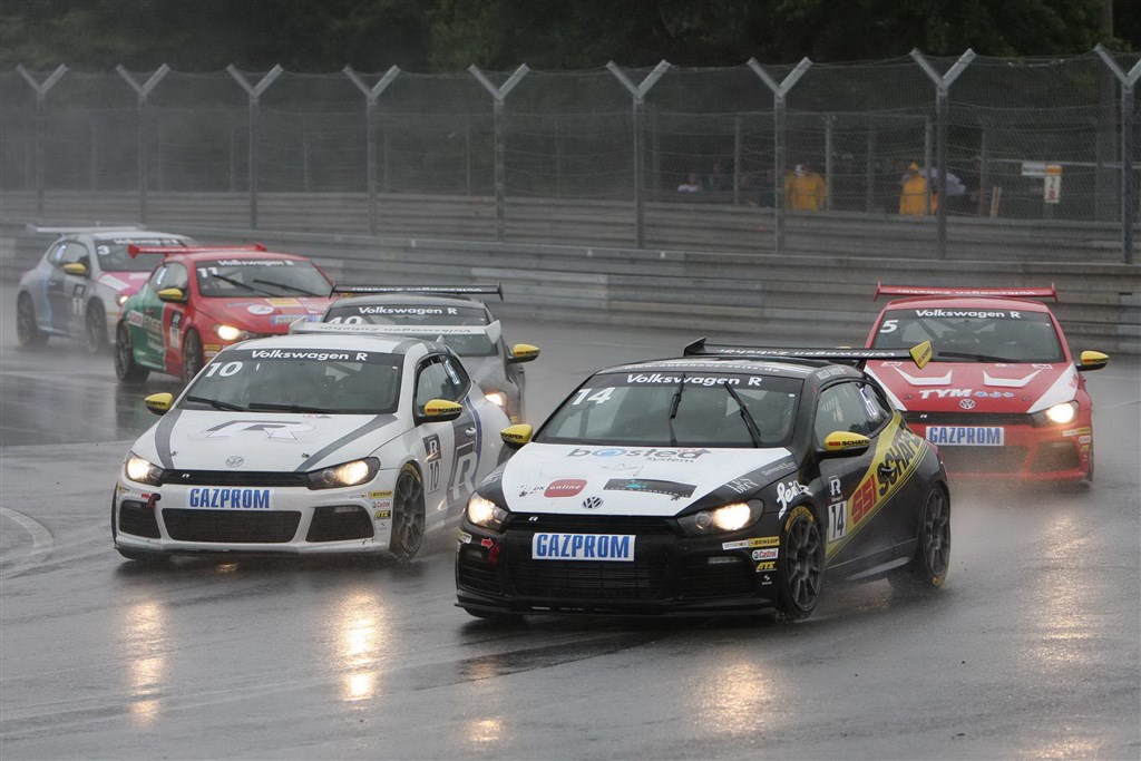 Det var vådt på Norisring. Her med Nicolai Møller-Madsen forrest i billedet
(Foto: Natascha Theisen)
